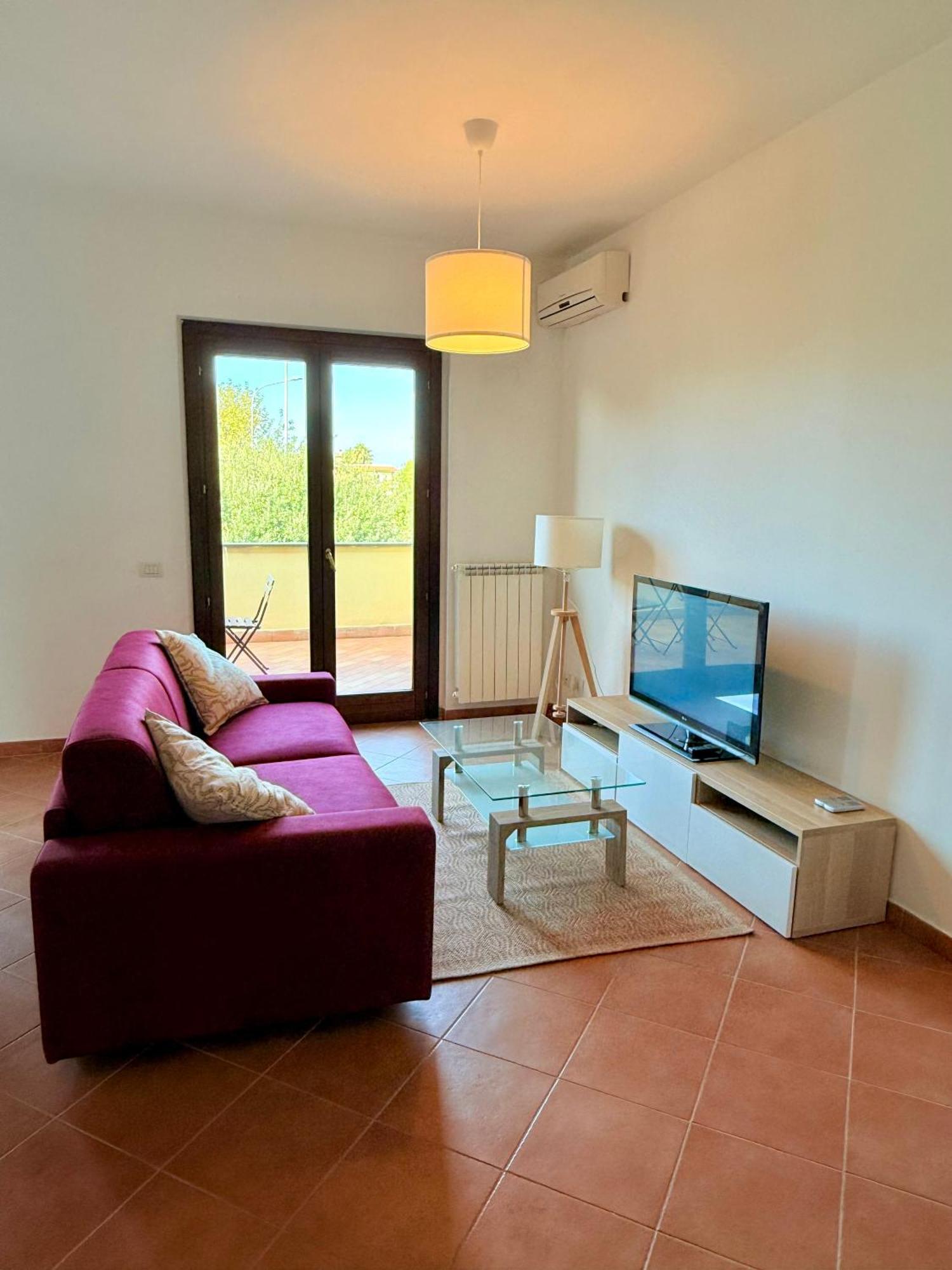 Lm Apartment Isola Fiumicino Luaran gambar